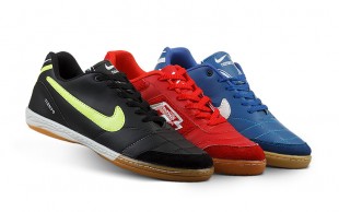 کفش فوتبالی طرح NIKE