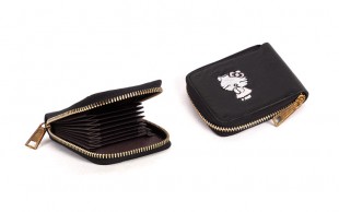 جاکارتی چرم گلدوزی‌ شده