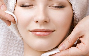 پکیج های پاکسازی پوست در الی کلینیک