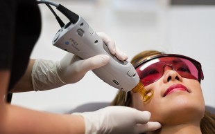 لیزر الکساندرایت در درمانگاه پاک