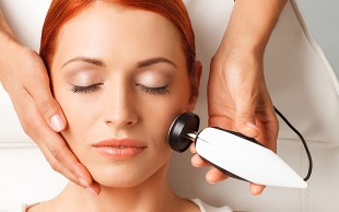 جوانسازی صورت و رفع غبغب با RF در کلینیک  آلفا