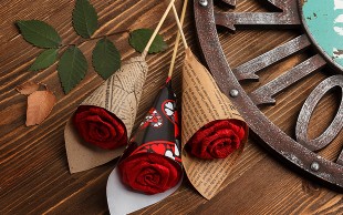 گل رز کاغذی