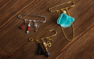 سنجاق سینه دست ساز