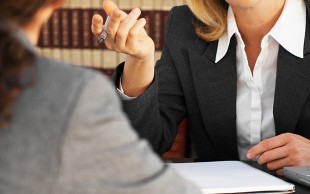 مشاوره و وکالت در موسسه حقوقی خورشید عدالت کیانپارس