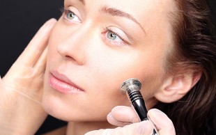 میکرودرم در مطب دکتر آخوندزاده