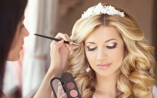 سالن زیبایی مانلی