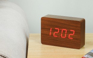 ساعت رومیزی wooden clock