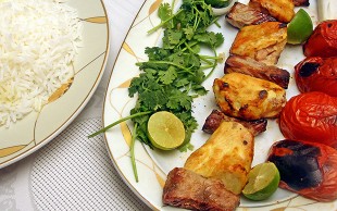 باغچه رستوران محفل