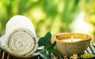 ماساژ در سالن عطرین