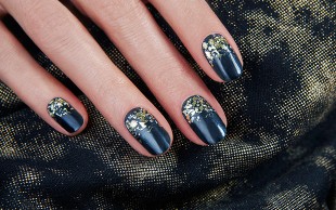 کاشت ناخن سالن سانی