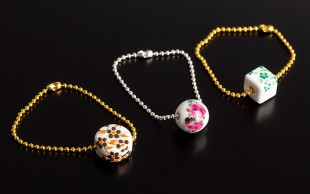 آویز ساعت Beady