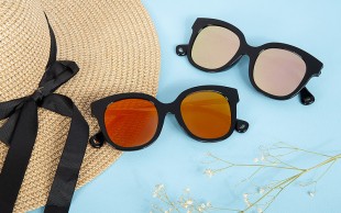 عینک آفتابی رنگی