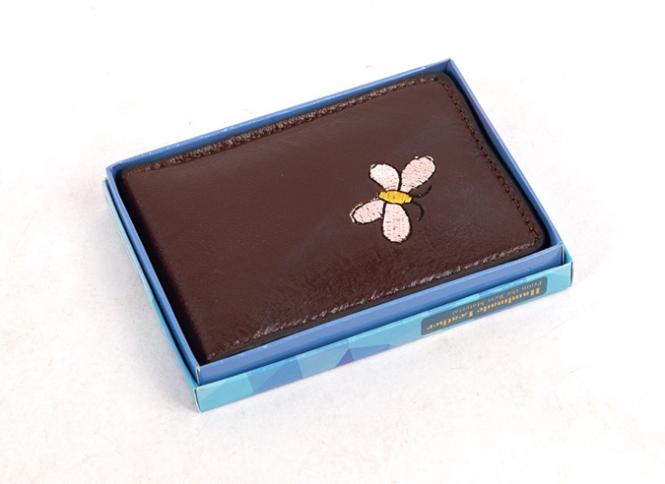 جاکارتی چرم گلدوزی‌ شده