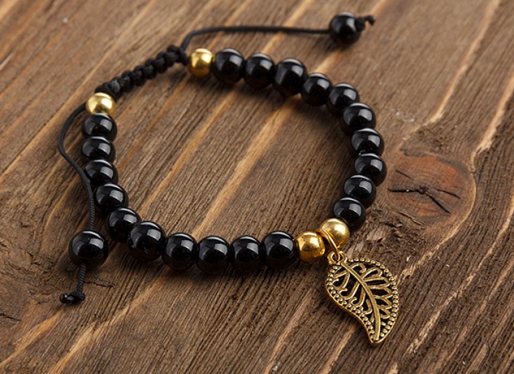 دستبند سنگی آویزدار