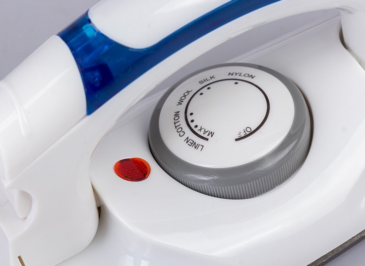 اتو بخار مسافرتی H&F