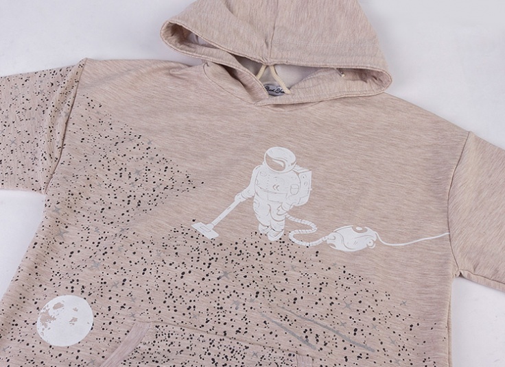 هودی کلاهدار Astronaut