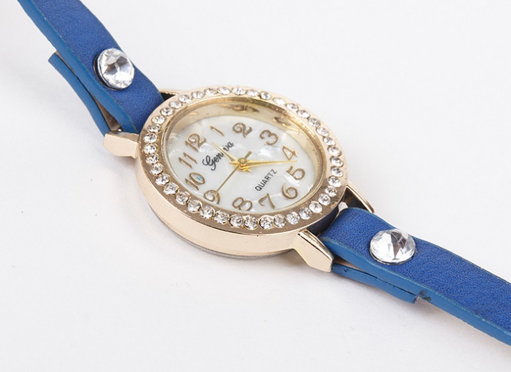 ساعت دستبندی زنانه LOVE