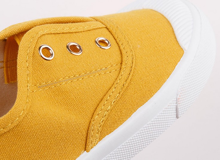 کفش اسنیکرز بچگانه