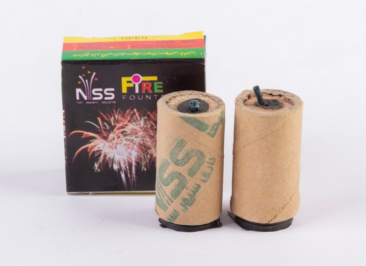 انواع وسایل آتش بازی و نورافشانی هوایی