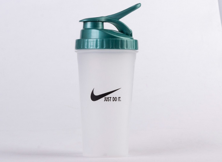 شیکر ورزشی طرح Nike