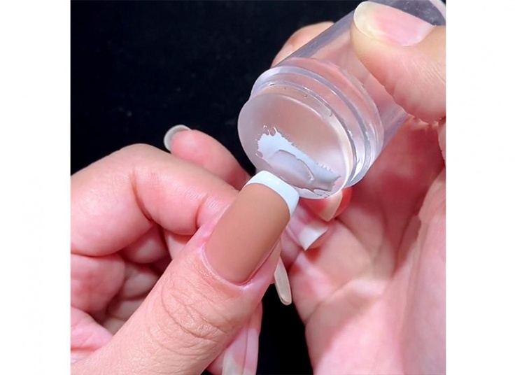 استامپ فرنچ ناخن سیلیکونی