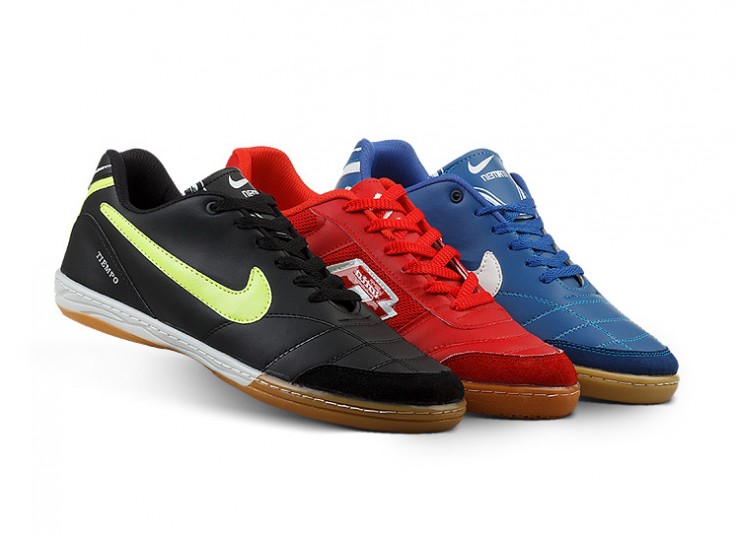 کفش فوتبالی طرح NIKE