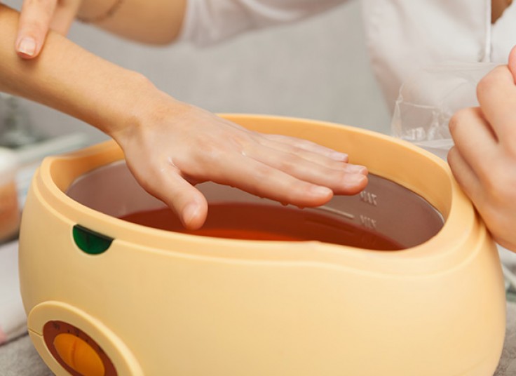 پارافین تراپی بهمراه مانیکور و پدیکور در سالن پروشات