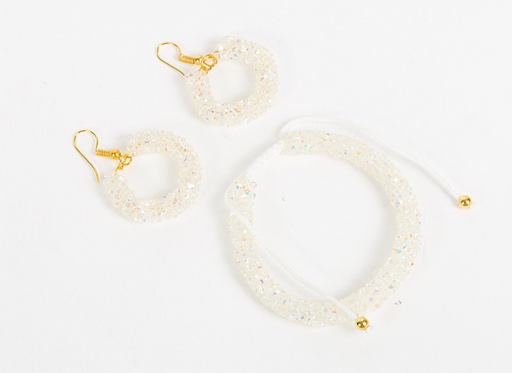 گوشواره و دستبند کریستالی