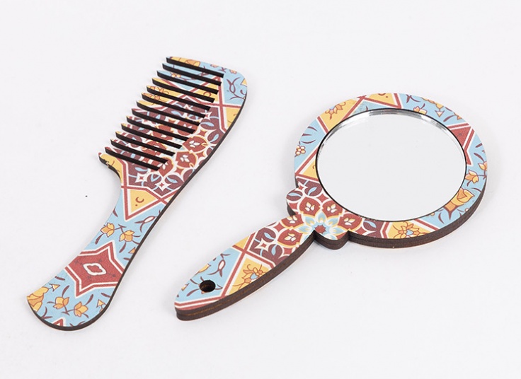 ست آینه و شانه چوبی دسته دار