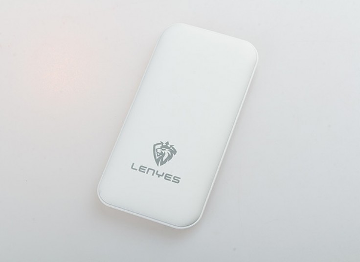 پاور بانک با دو خروجی LENYES