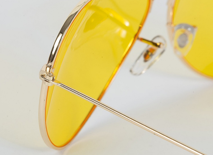 عینک خلبانی طرح Ray-Ban