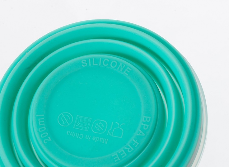 لیوان سیلیکونی درب دار