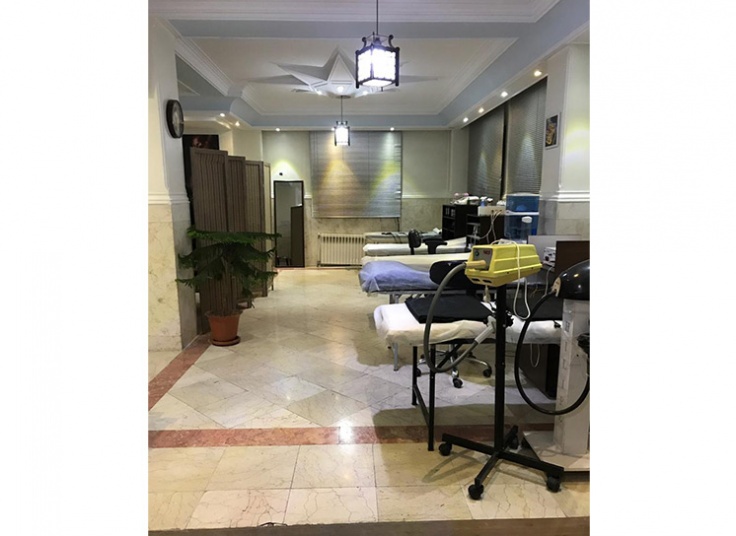 جوانسازی صورت با RF در مطب رز قرمز