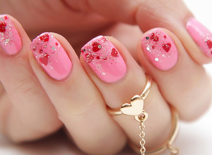 خدمات ناخن در سالن سولی ناز