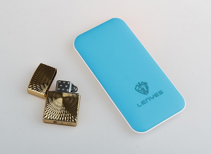 پاور بانک با دو خروجی LENYES