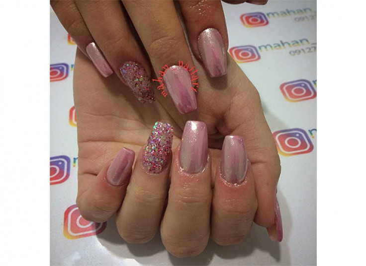 خدمات ناخن در سالن مرسده