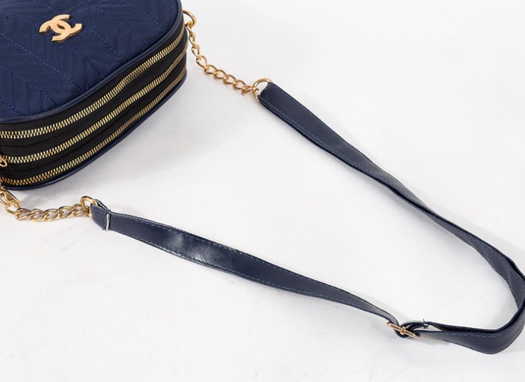 کیف پاسپورتی طرح Chanel