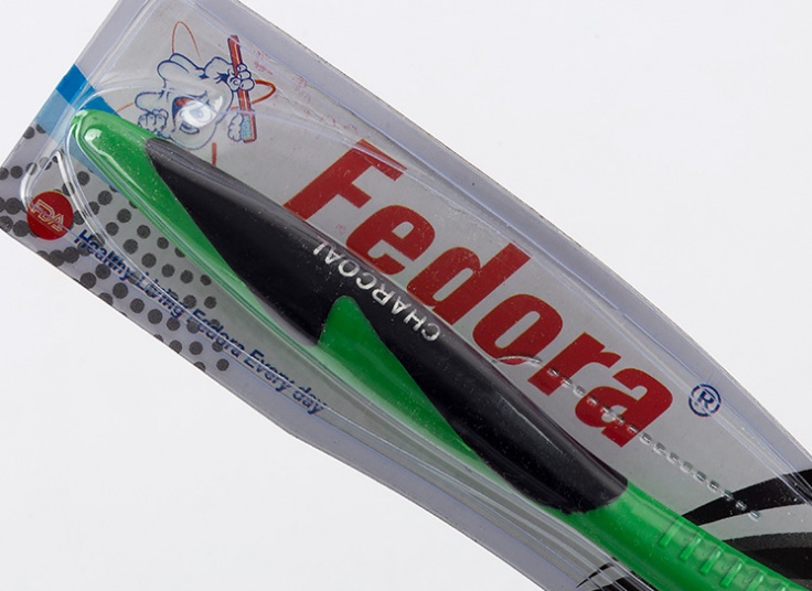 مسواک زغالی Fedora