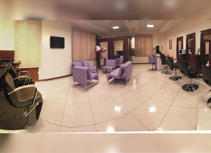 پارافین تراپی بهمراه مانیکور و پدیکور سالن چهره نگاران