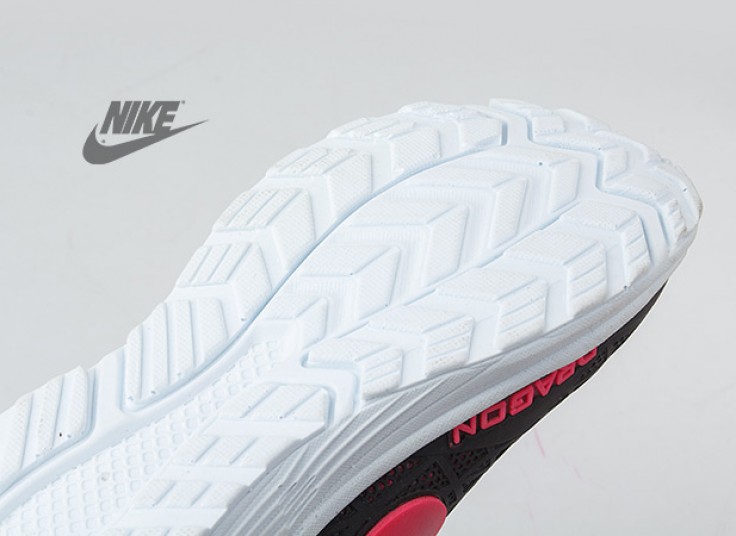 کفش ورزشی NIKE