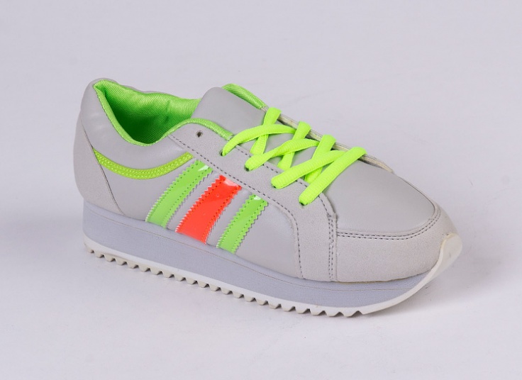 کفش کتانی زنانه adidas