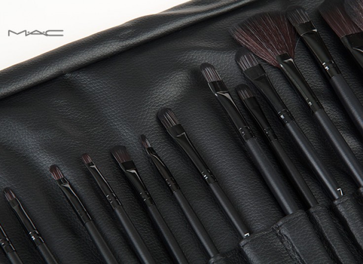 پکیج برس آرایشی رولی Mac