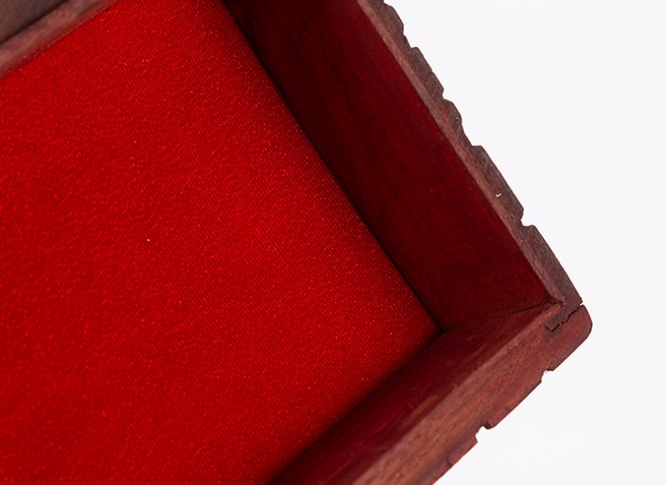 جعبه چوبی منبت کاری