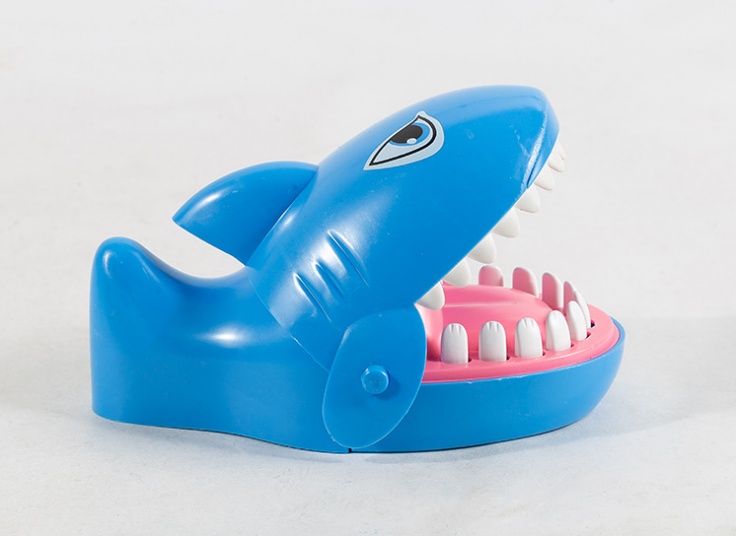 اسباب بازی مدل کوسه دندانی