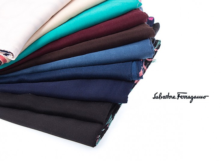 شال Salvatore Ferragamo