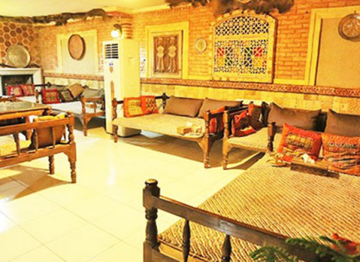 سرویس چای و قلیان سفره خانه چاردیواری