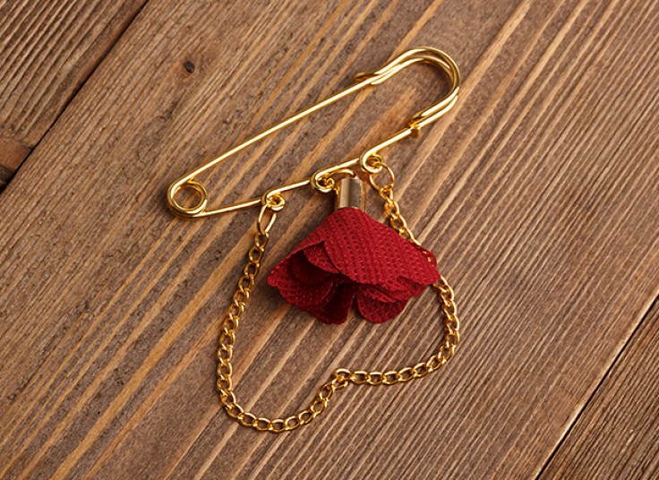 سنجاق سینه دست ساز