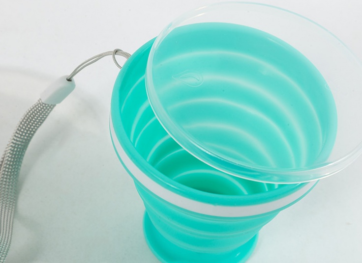 لیوان سیلیکونی درب دار