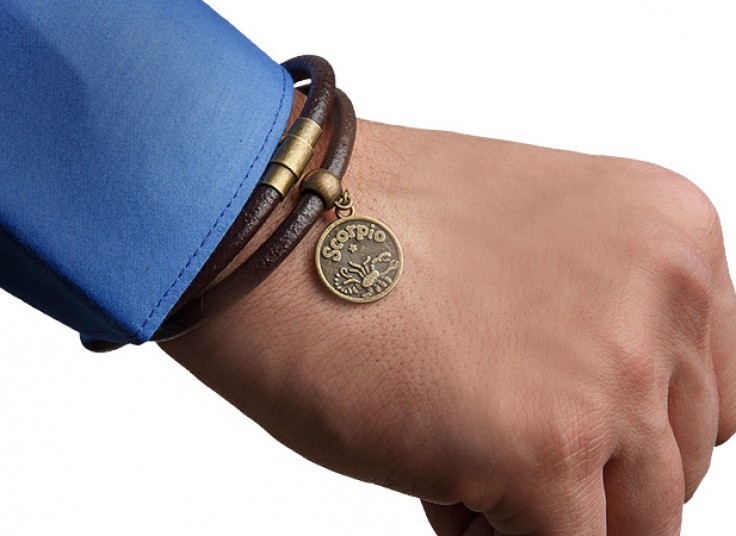 دستبند چرمی ماه تولد