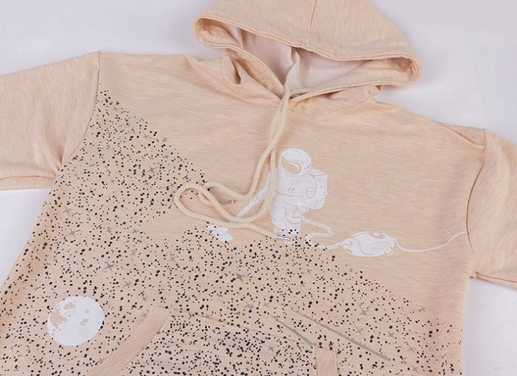 هودی کلاهدار Astronaut